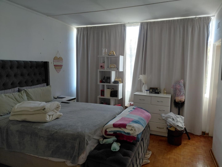 2 Bedroom Property for Sale in Florida Lake Gauteng