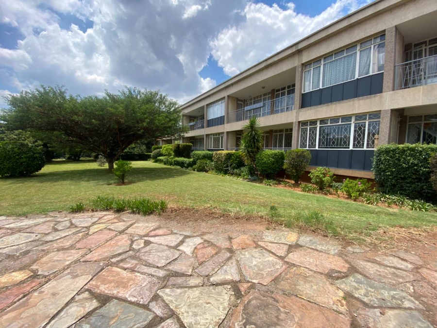 To Let 2 Bedroom Property for Rent in Monument Gauteng