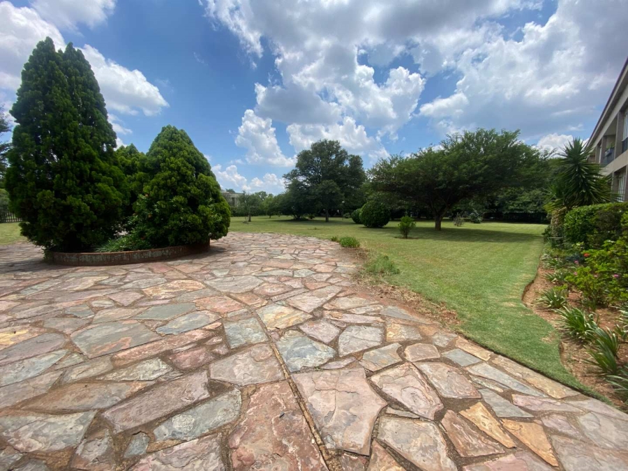 To Let 2 Bedroom Property for Rent in Monument Gauteng