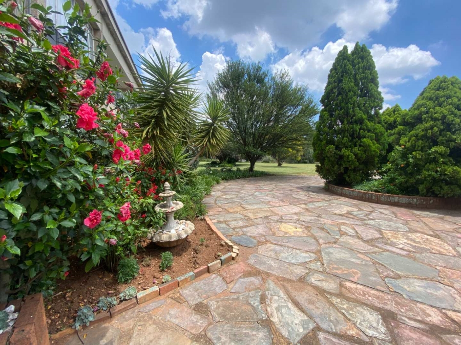 To Let 2 Bedroom Property for Rent in Monument Gauteng
