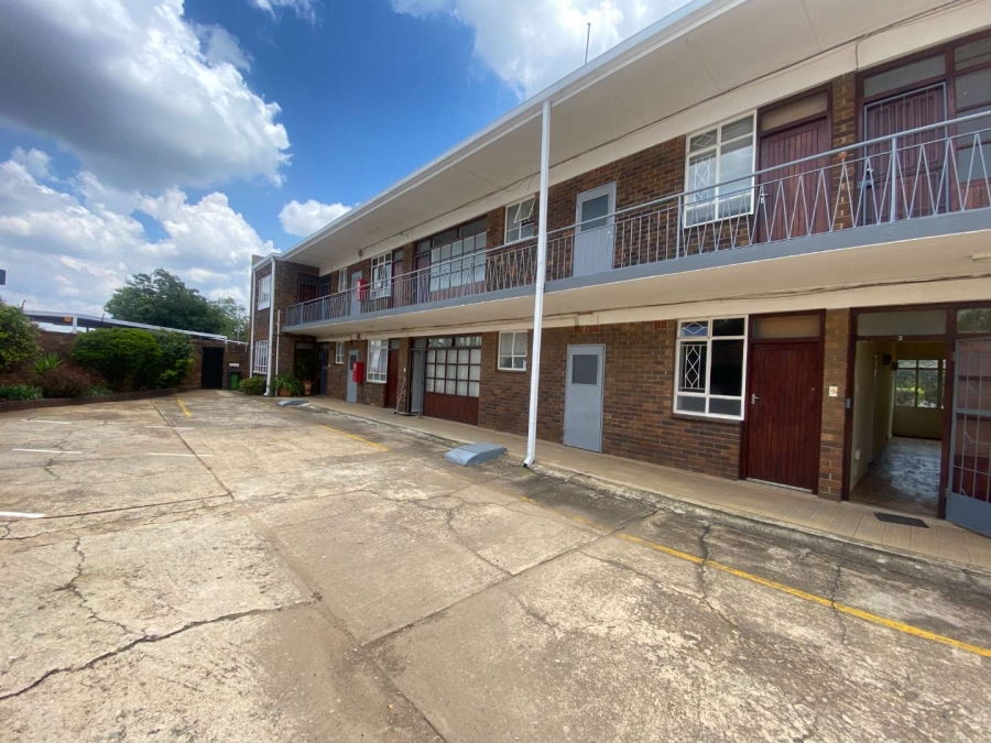 To Let 2 Bedroom Property for Rent in Monument Gauteng