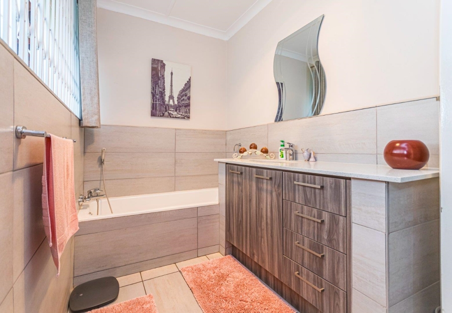 3 Bedroom Property for Sale in Monument Gauteng