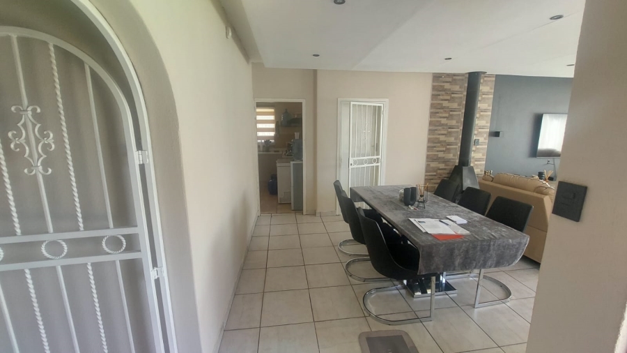 3 Bedroom Property for Sale in Roseacres Gauteng