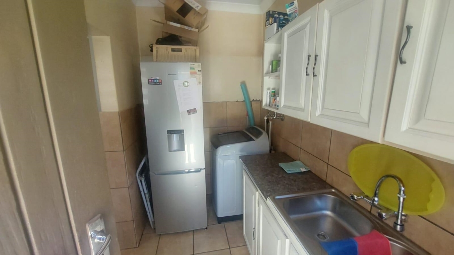 3 Bedroom Property for Sale in Roseacres Gauteng