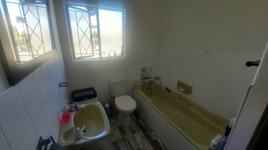 3 Bedroom Property for Sale in Roseacres Gauteng