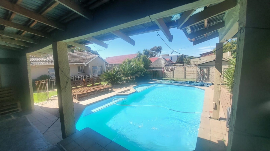 3 Bedroom Property for Sale in Roseacres Gauteng