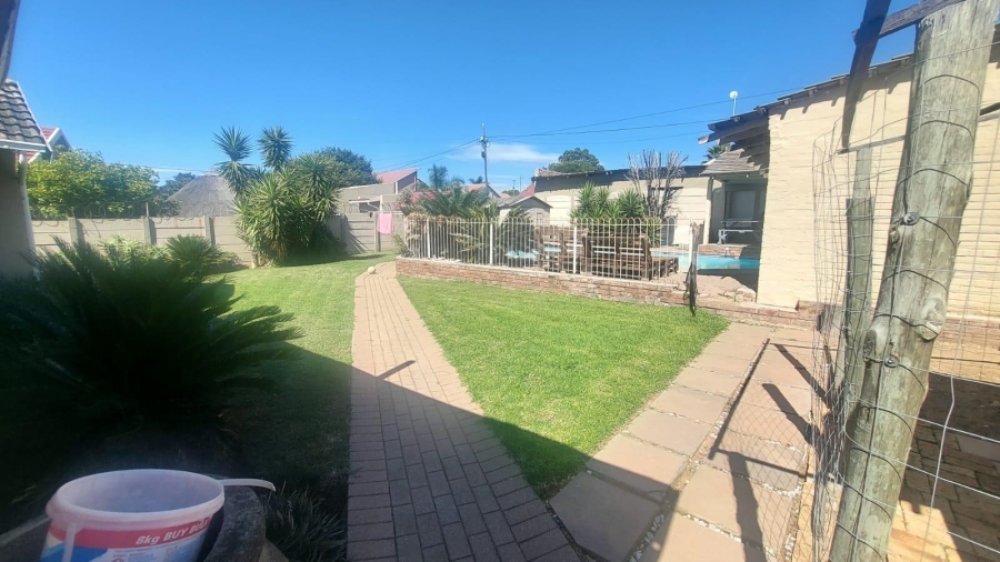 3 Bedroom Property for Sale in Roseacres Gauteng