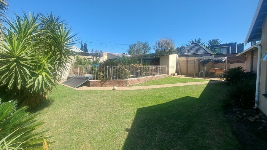 3 Bedroom Property for Sale in Roseacres Gauteng