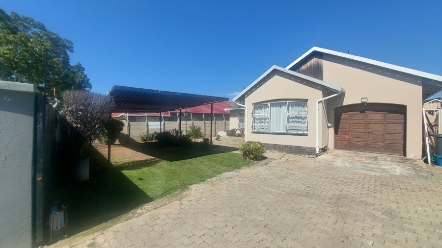 3 Bedroom Property for Sale in Roseacres Gauteng