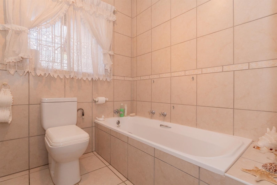 1 Bedroom Property for Sale in Birchleigh North Gauteng