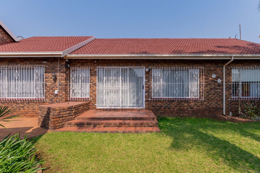1 Bedroom Property for Sale in Birchleigh North Gauteng