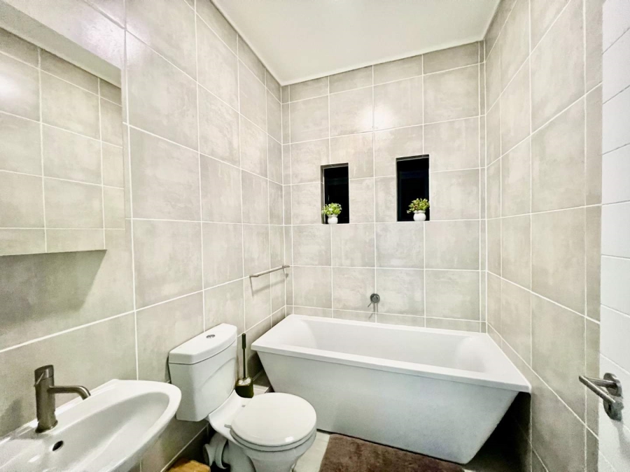 2 Bedroom Property for Sale in Linbro Park Gauteng
