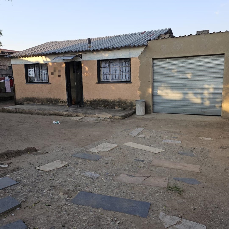 7 Bedroom Property for Sale in Umthambeka Gauteng