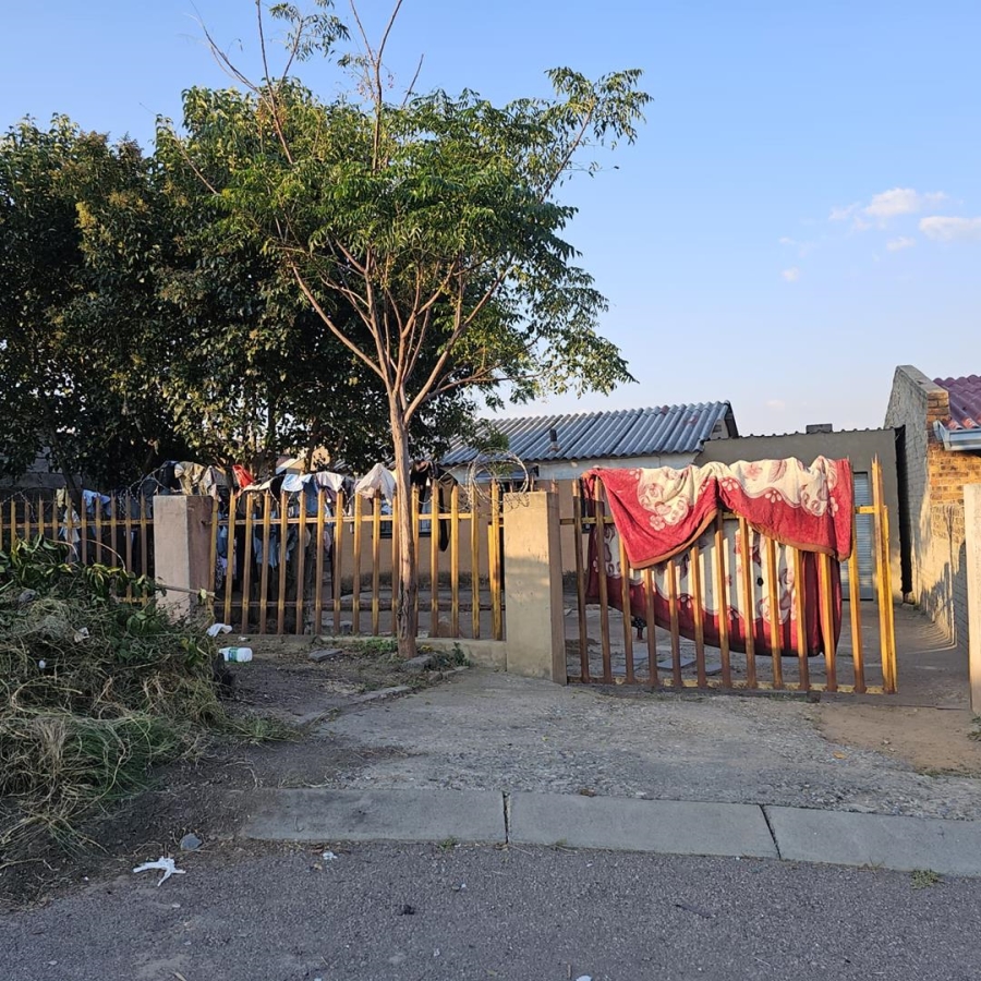 7 Bedroom Property for Sale in Umthambeka Gauteng