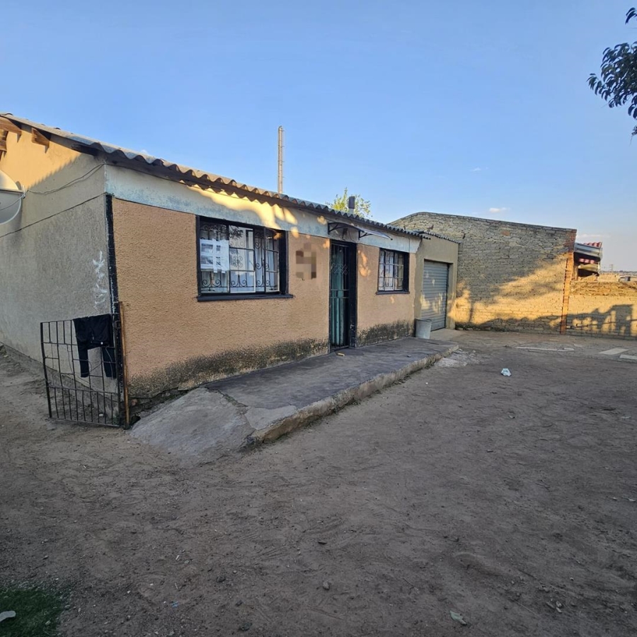 7 Bedroom Property for Sale in Umthambeka Gauteng