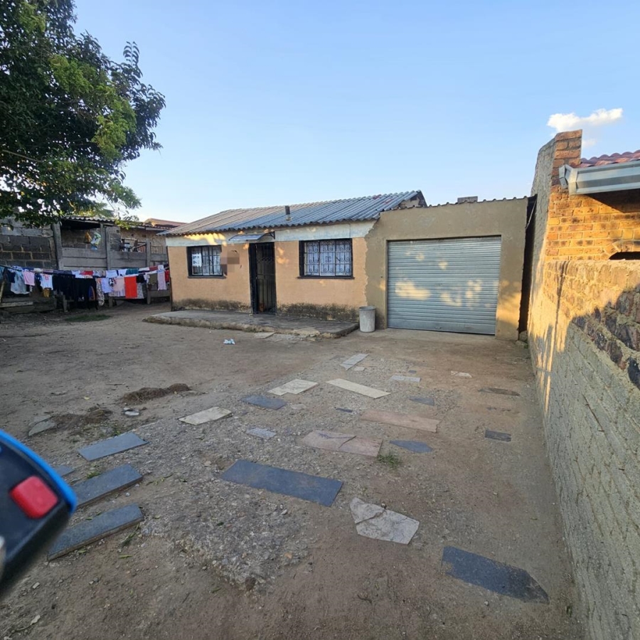 7 Bedroom Property for Sale in Umthambeka Gauteng