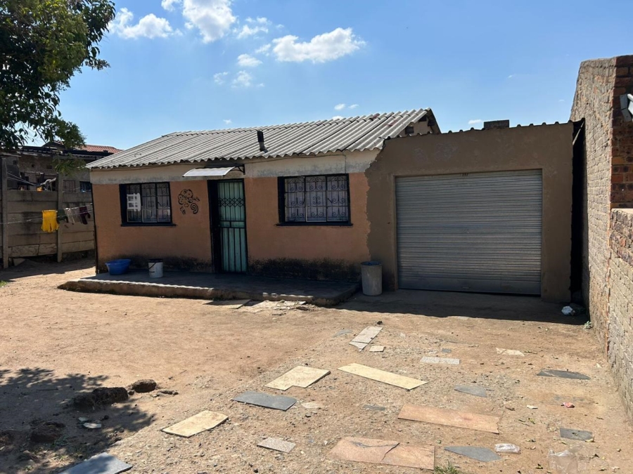 7 Bedroom Property for Sale in Umthambeka Gauteng