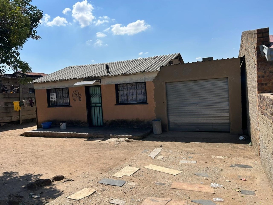 7 Bedroom Property for Sale in Umthambeka Gauteng