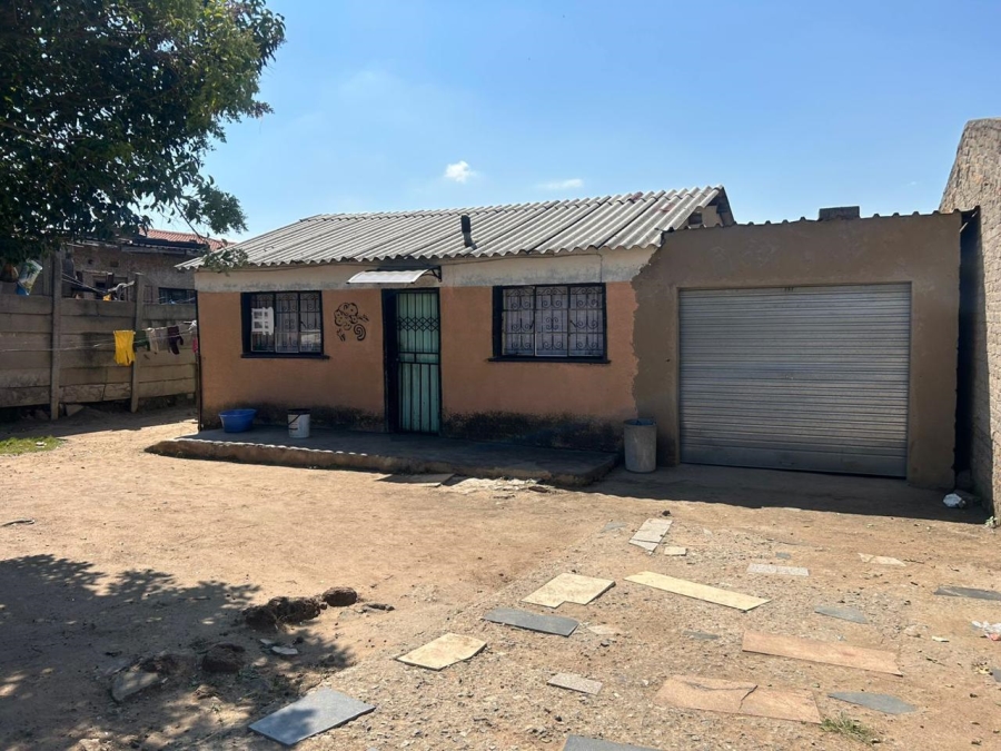 7 Bedroom Property for Sale in Umthambeka Gauteng