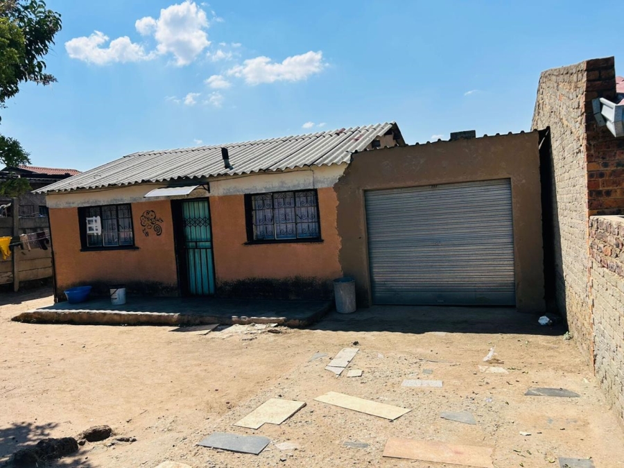 7 Bedroom Property for Sale in Umthambeka Gauteng