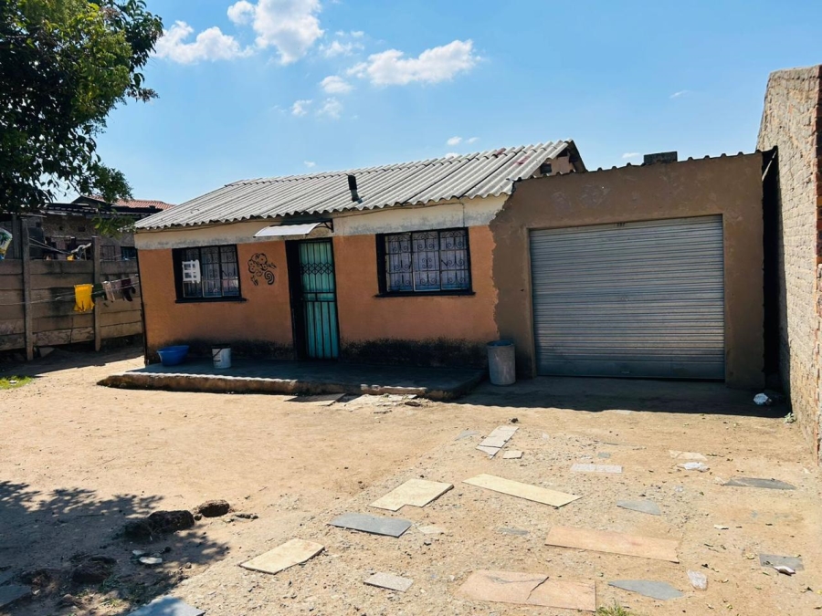 7 Bedroom Property for Sale in Umthambeka Gauteng