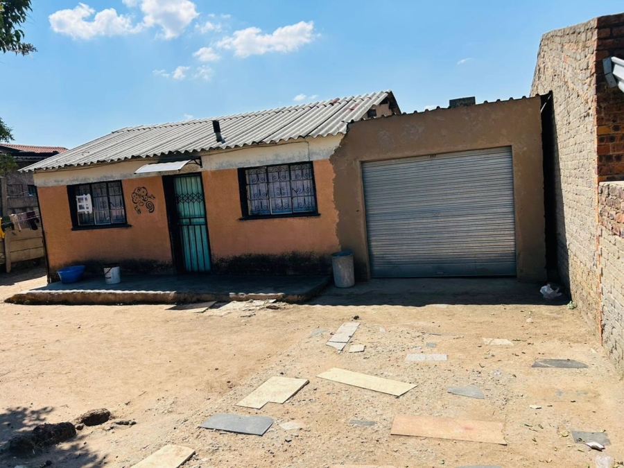 7 Bedroom Property for Sale in Umthambeka Gauteng