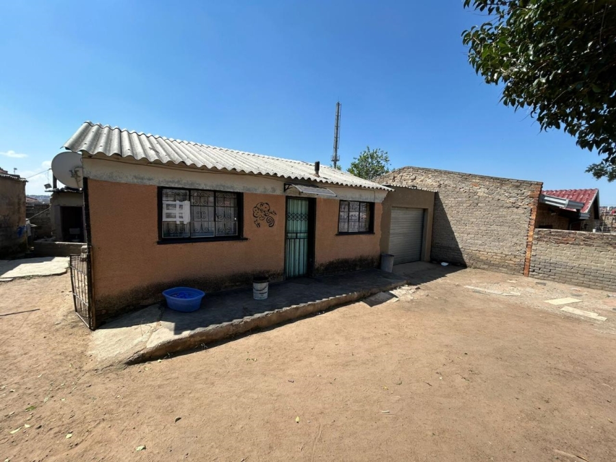 7 Bedroom Property for Sale in Umthambeka Gauteng