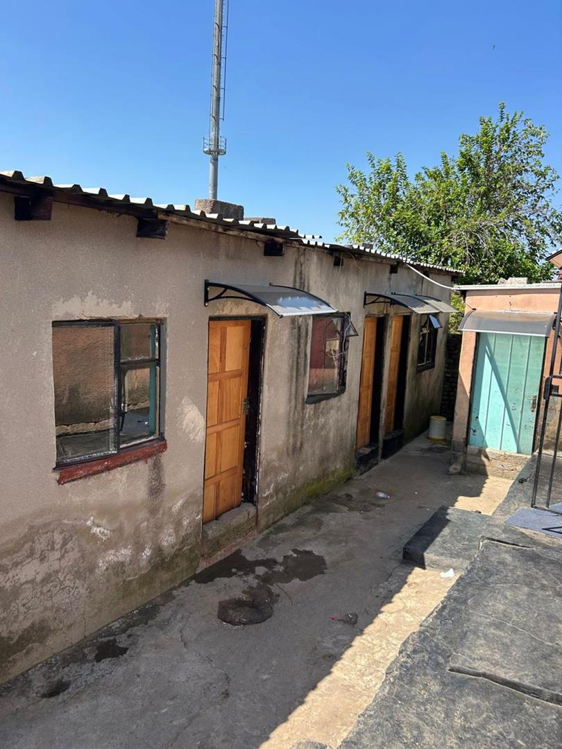7 Bedroom Property for Sale in Umthambeka Gauteng
