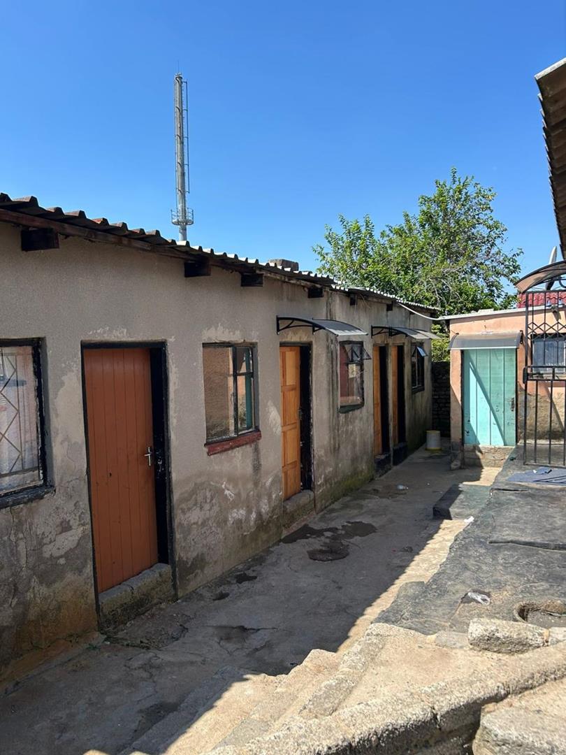 7 Bedroom Property for Sale in Umthambeka Gauteng