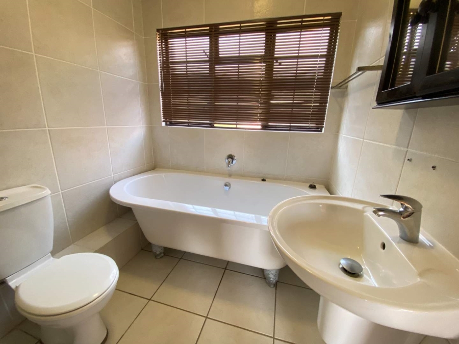 2 Bedroom Property for Sale in Glenvista Gauteng