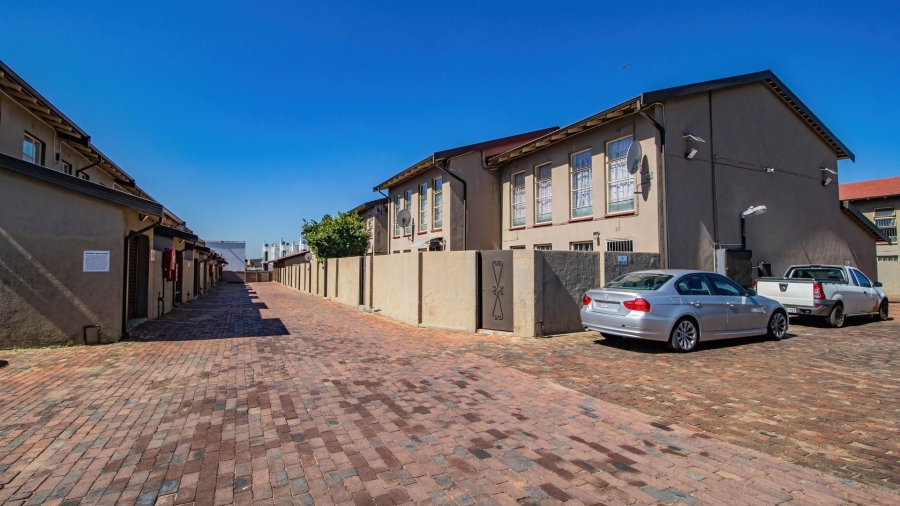 2 Bedroom Property for Sale in Rynsoord Gauteng