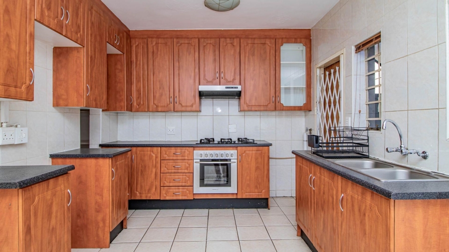 2 Bedroom Property for Sale in Rynsoord Gauteng