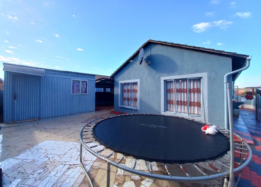 3 Bedroom Property for Sale in Elandspoort Gauteng