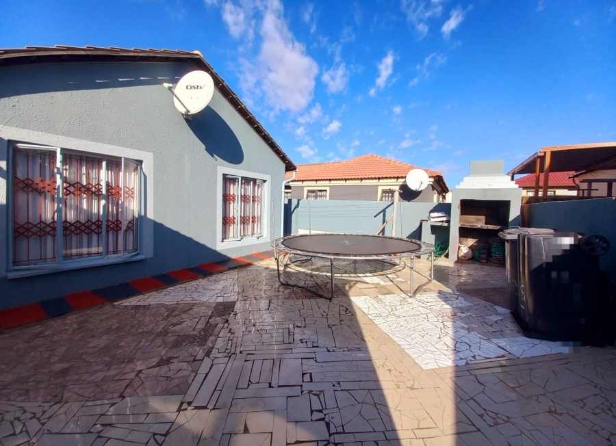 3 Bedroom Property for Sale in Elandspoort Gauteng