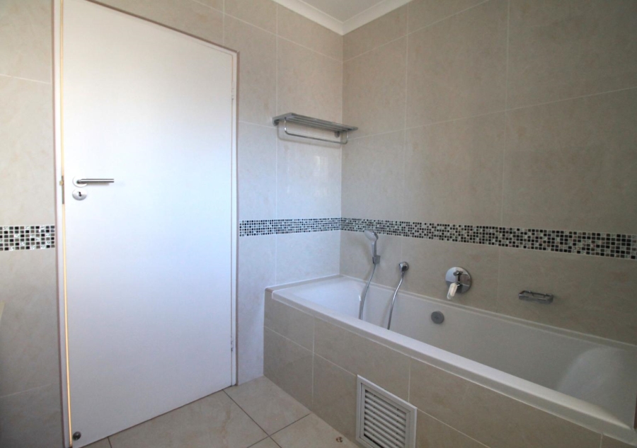 To Let 2 Bedroom Property for Rent in North Riding Gauteng
