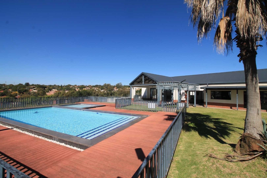 To Let 2 Bedroom Property for Rent in North Riding Gauteng