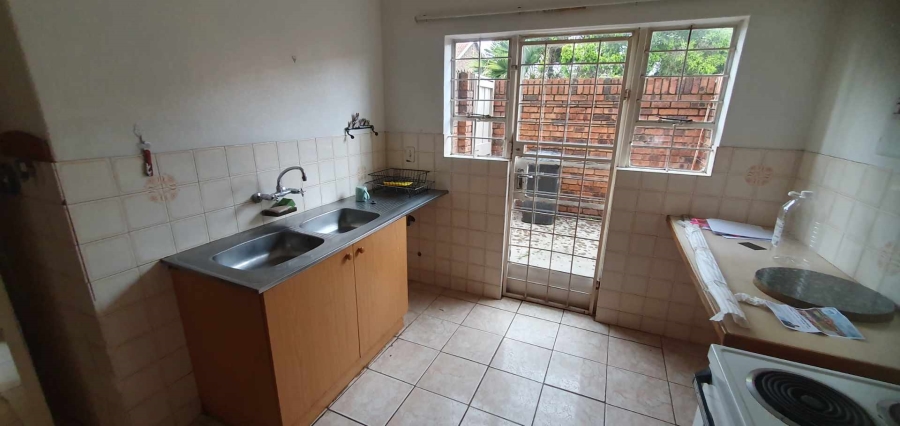 2 Bedroom Property for Sale in Fleurhof Gauteng