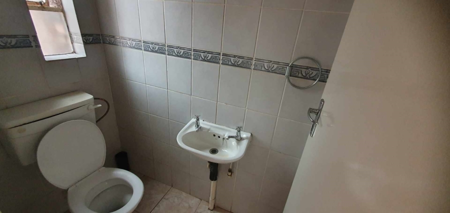 2 Bedroom Property for Sale in Fleurhof Gauteng