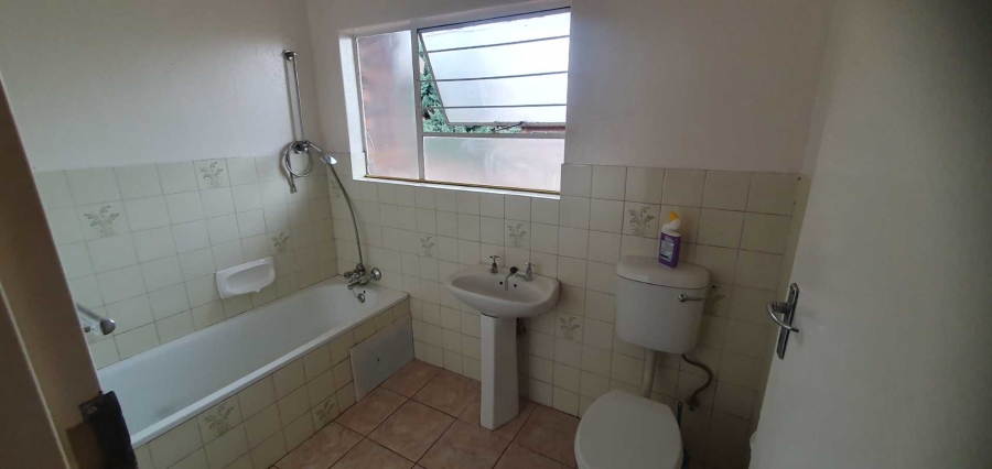 2 Bedroom Property for Sale in Fleurhof Gauteng