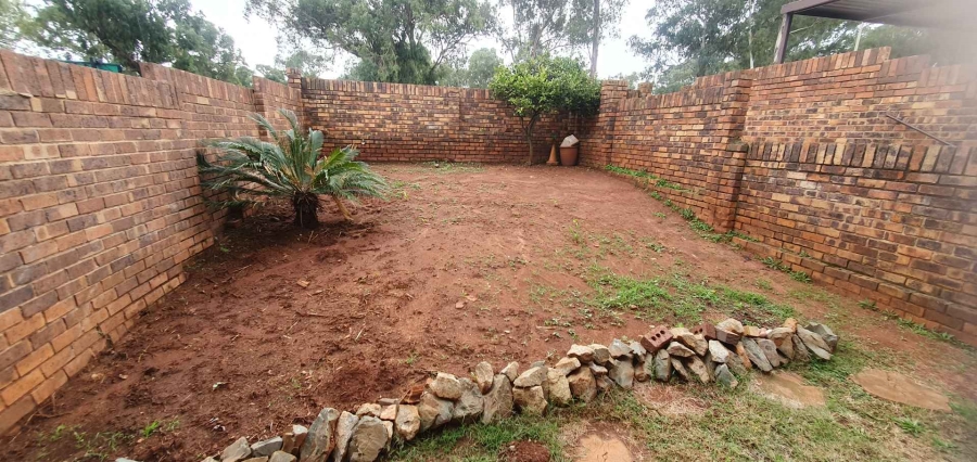 2 Bedroom Property for Sale in Fleurhof Gauteng