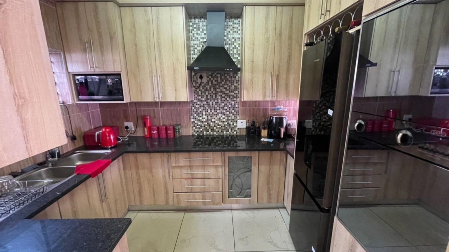 2 Bedroom Property for Sale in Weavind Park Gauteng