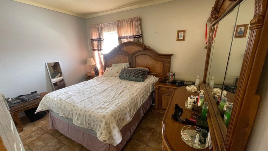 2 Bedroom Property for Sale in Weavind Park Gauteng