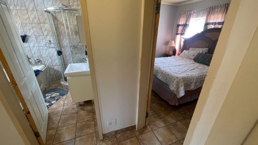 2 Bedroom Property for Sale in Weavind Park Gauteng