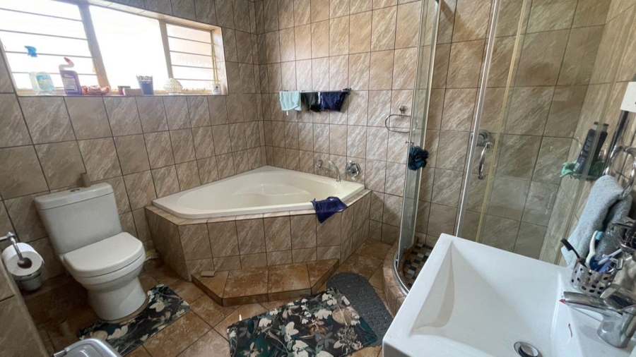 2 Bedroom Property for Sale in Weavind Park Gauteng