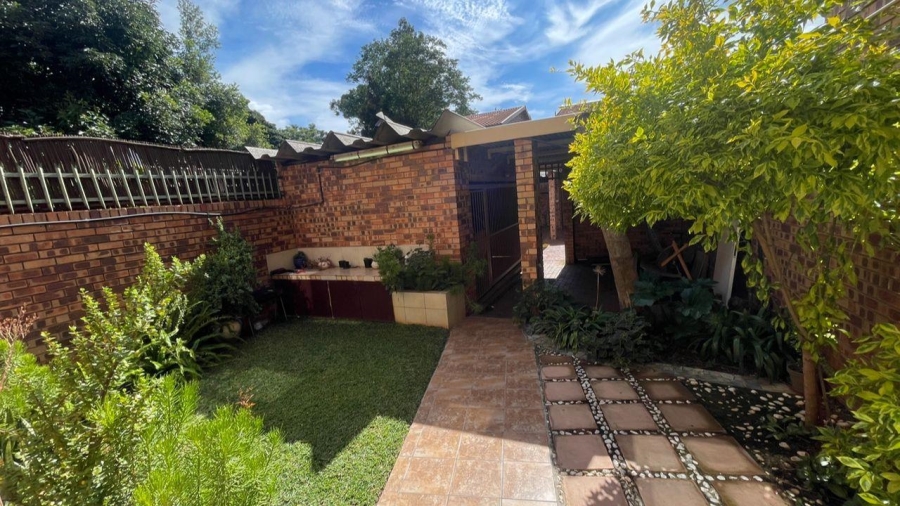 2 Bedroom Property for Sale in Weavind Park Gauteng