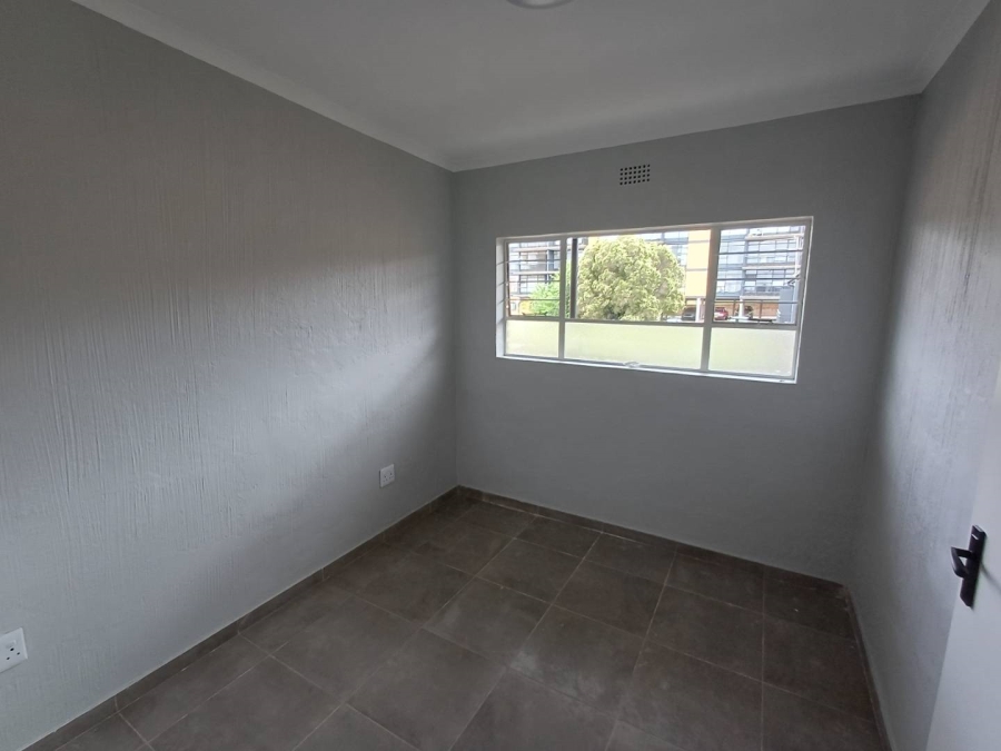1 Bedroom Property for Sale in Kloofendal Gauteng