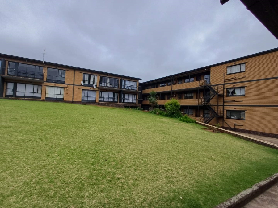 1 Bedroom Property for Sale in Kloofendal Gauteng
