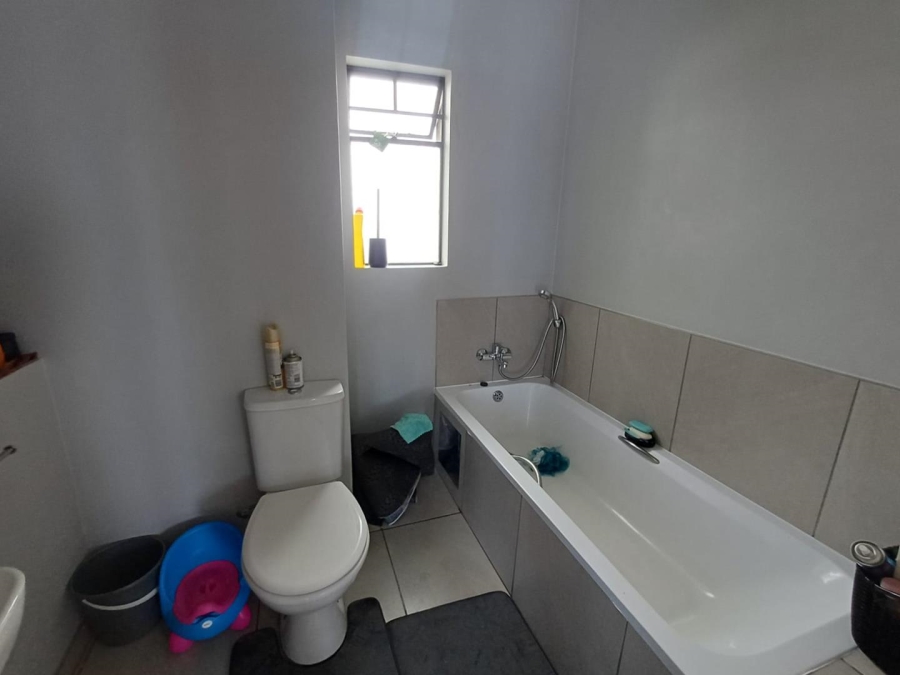 2 Bedroom Property for Sale in Fleurhof Gauteng
