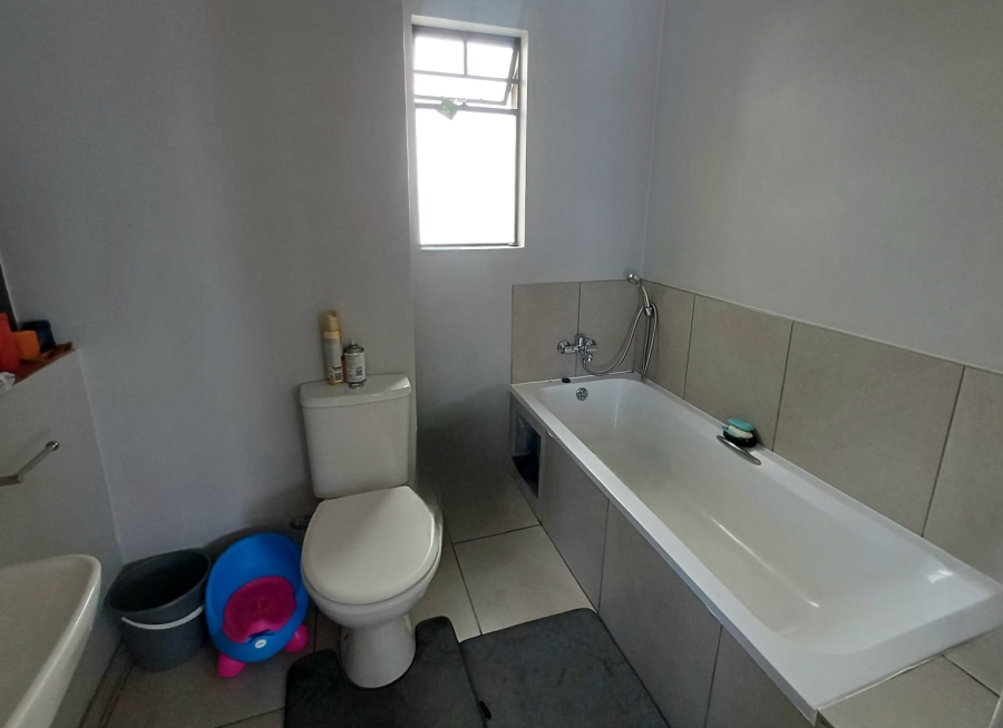 2 Bedroom Property for Sale in Fleurhof Gauteng