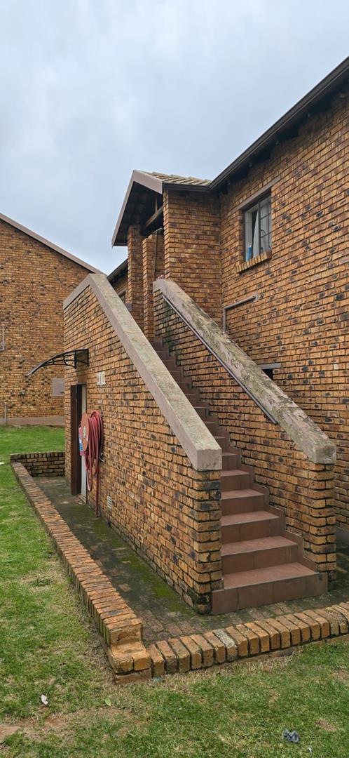 2 Bedroom Property for Sale in Chloorkop Gauteng